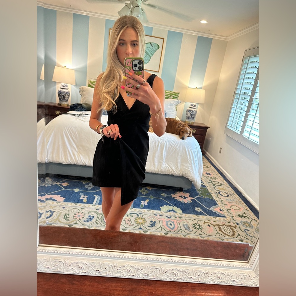 Black asymmetrical LBD